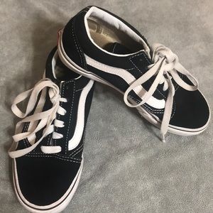 Kids black and white Vans
